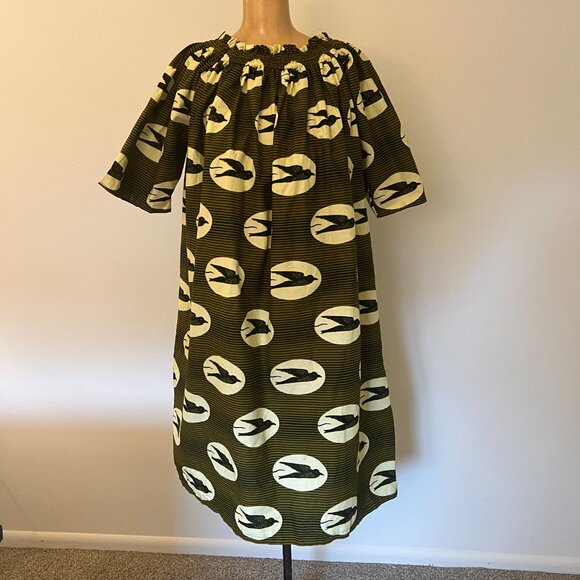 Off the Shoulder Dress Hand Made with African Block Print Fabric - Black Birds - Picture 10 of 15